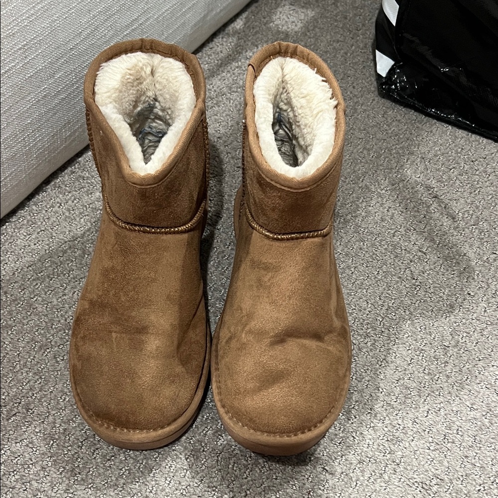 Dream Pairs Tan Suede Boots